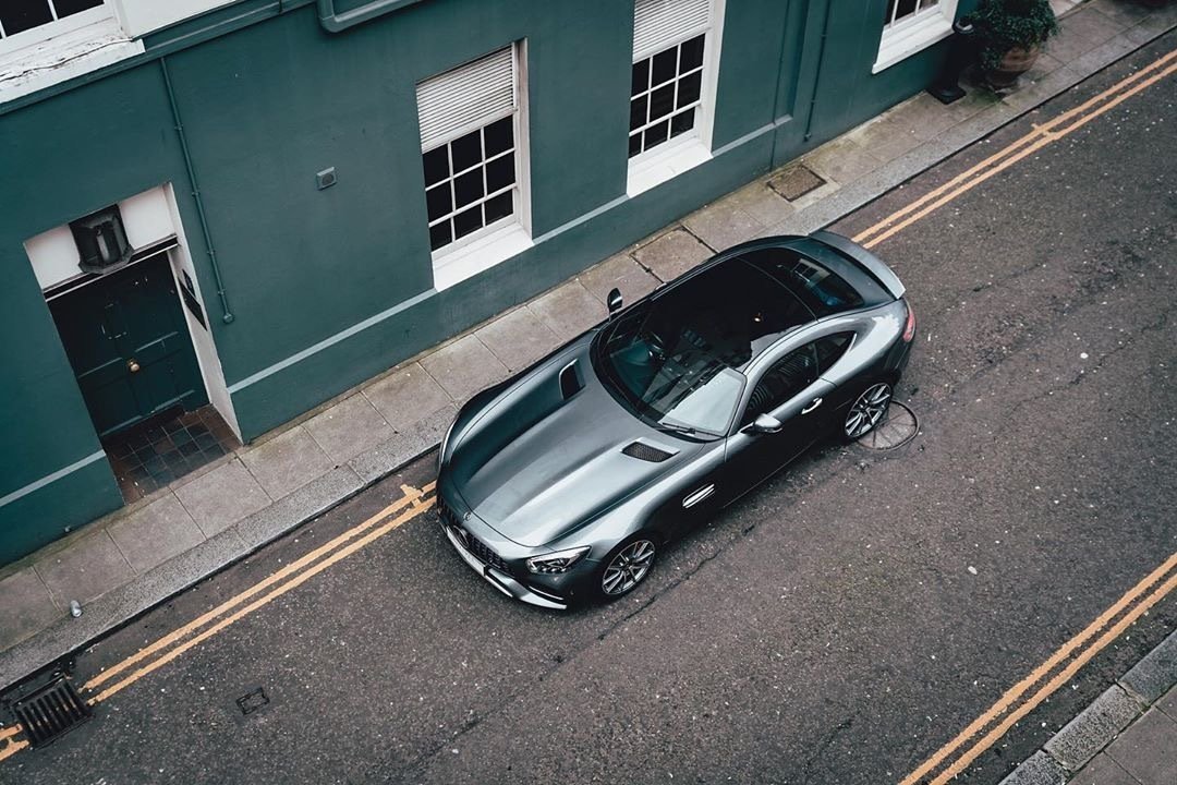 汽车美图抢先看：奔驰amg gtr这货路上少见