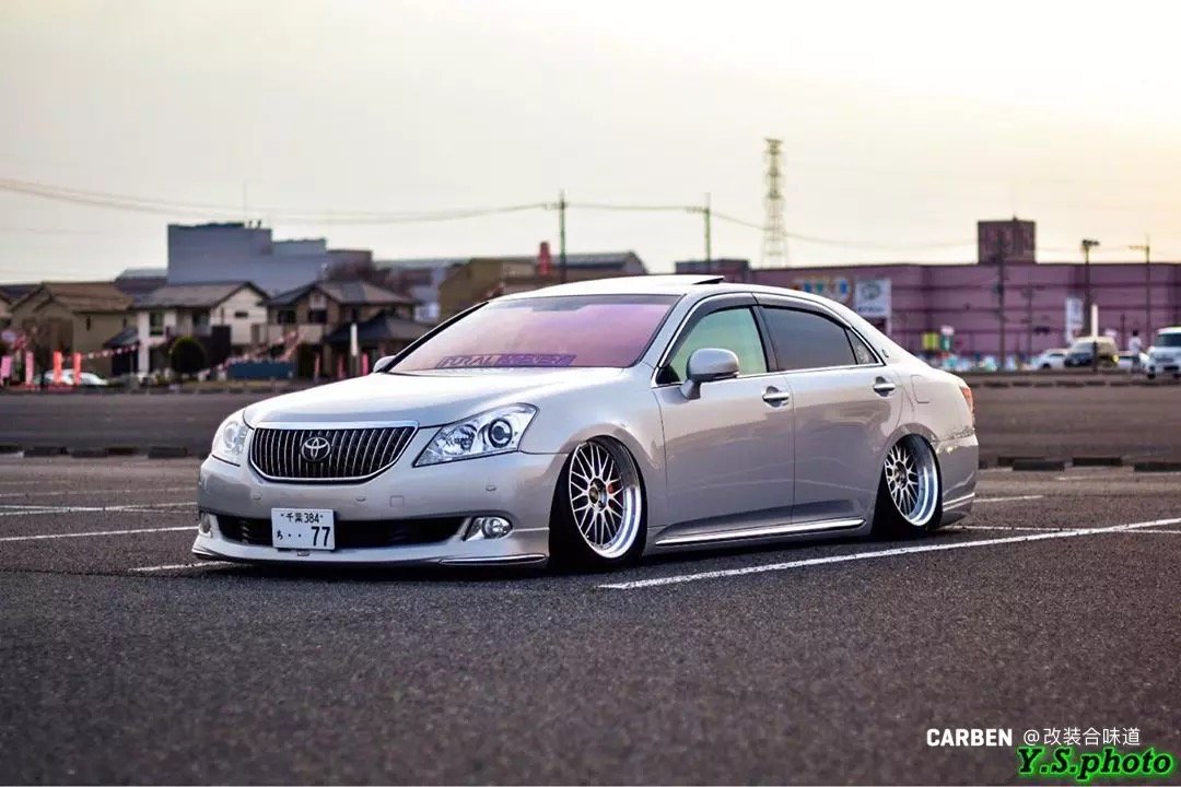 姿态13代丰田皇冠车主insyasumaje77