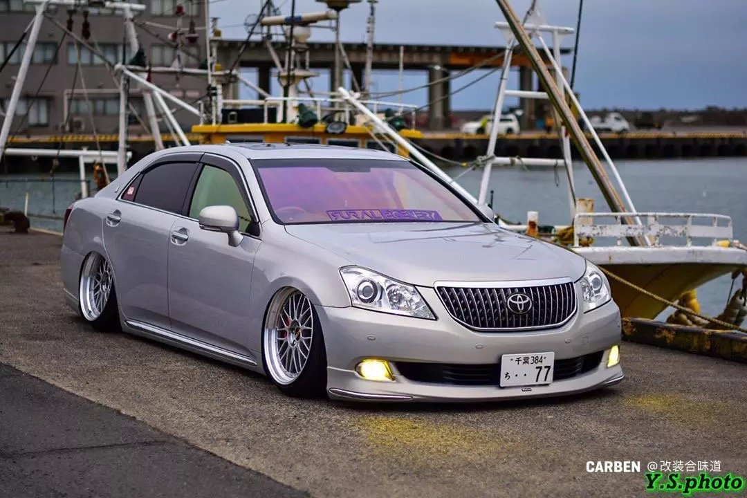 姿态13代丰田皇冠车主insyasumaje77