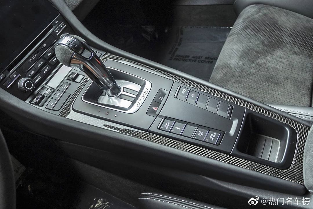 保时捷911 GT3RS Weissach/轻量化包