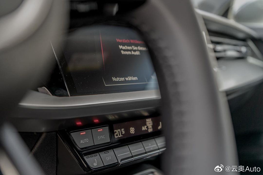 奥迪A3 Limousine  小孩子才做选择……对，我选三厢版