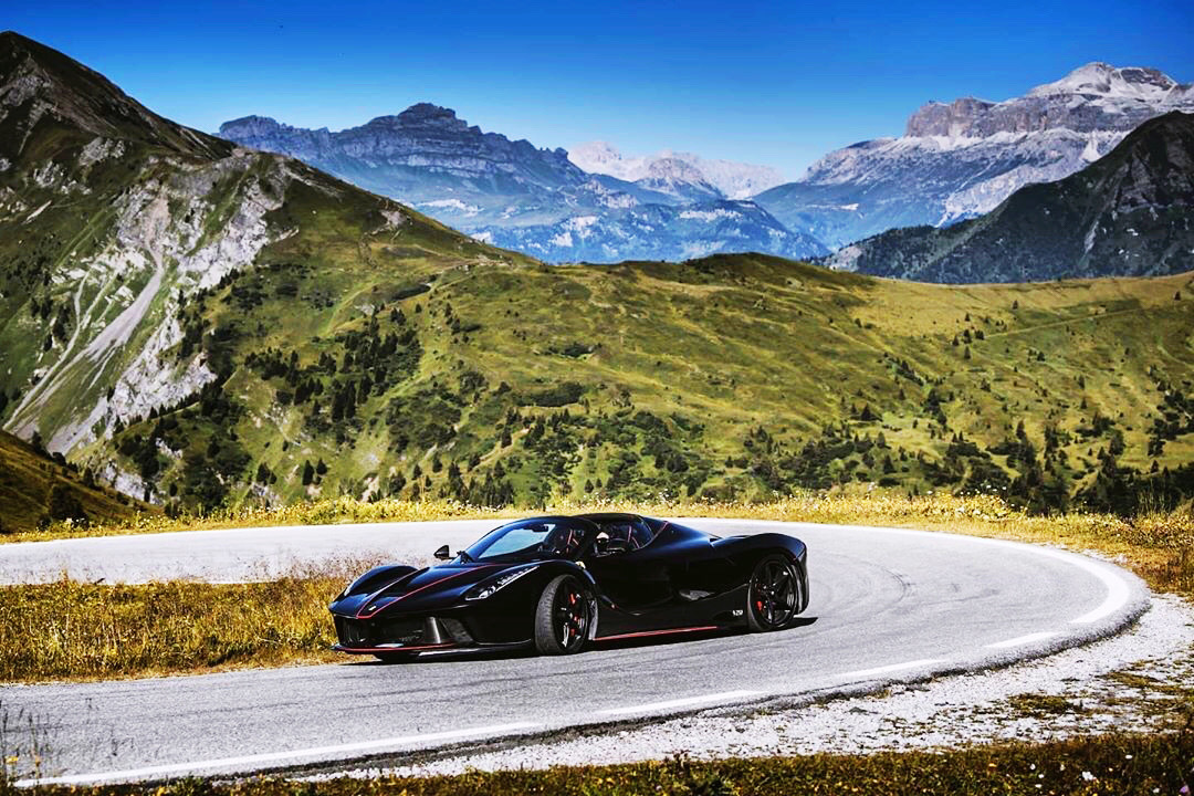 跑山 这些姿势很美 真舍得这样玩…… Ferrari LaFerrari