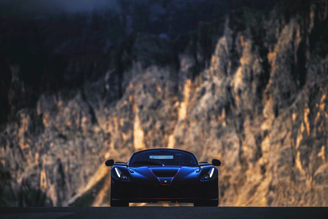 跑山 这些姿势很美 真舍得这样玩…… Ferrari LaFerrari