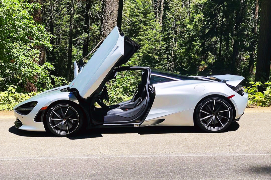 好看的汽车：McLaren 720S,大灯超级酷……