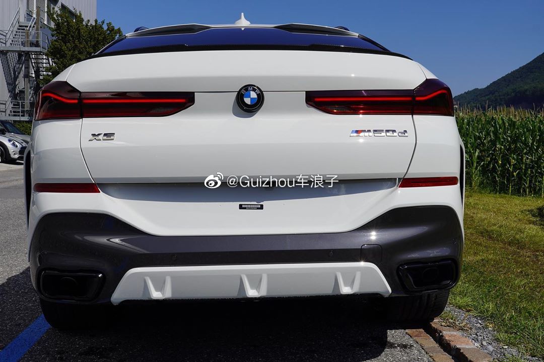 宝马X6M：战意十足的配色!