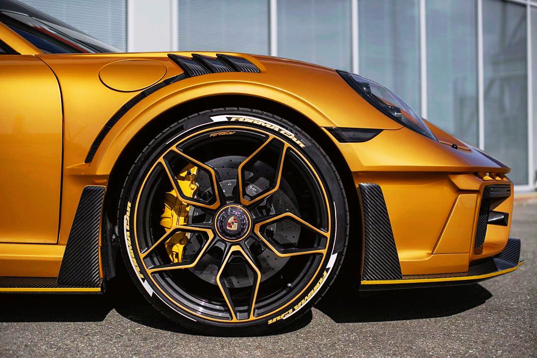 车漆颜色不错，靓仔！ Porsche 911 turbo S