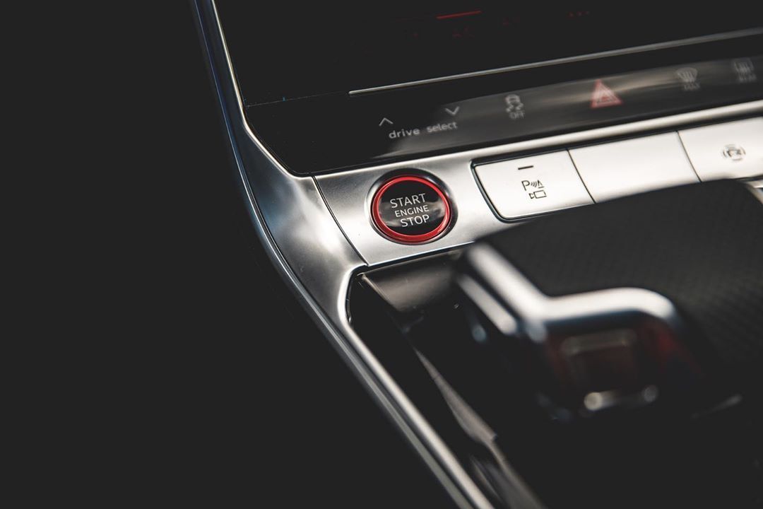 Audi RS6 Avant 。这个绿色如何？