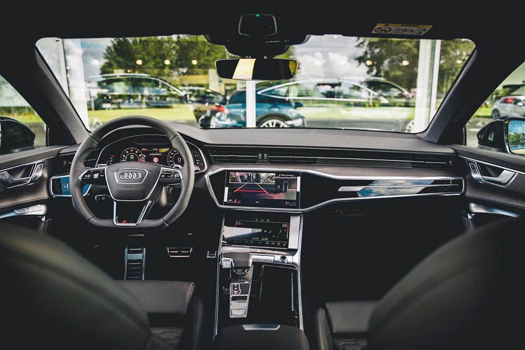 奥迪RS6：竞技大神！不服来辩！