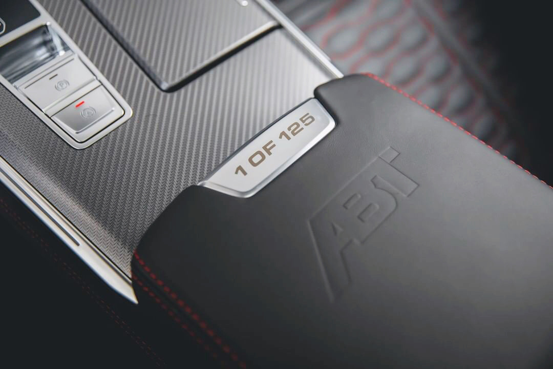 奥迪RS6：战意十足的配色!