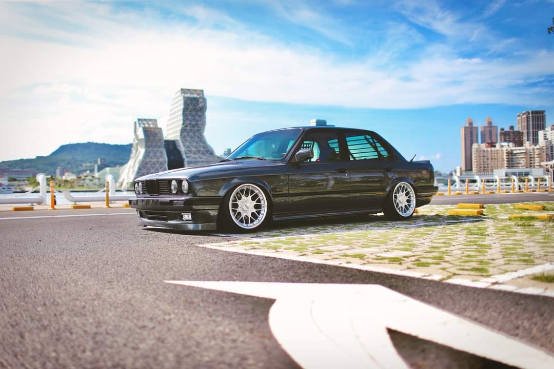 BMW E30，方方正正的经典造型，香不香？