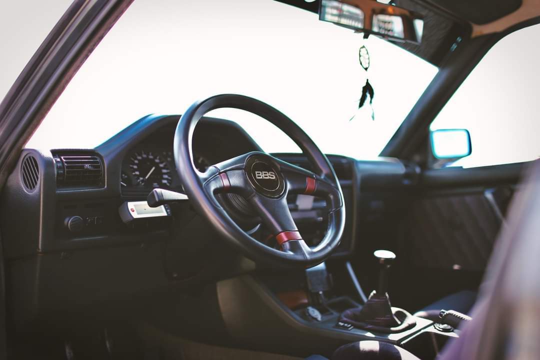 BMW E30，方方正正的经典造型，香不香？