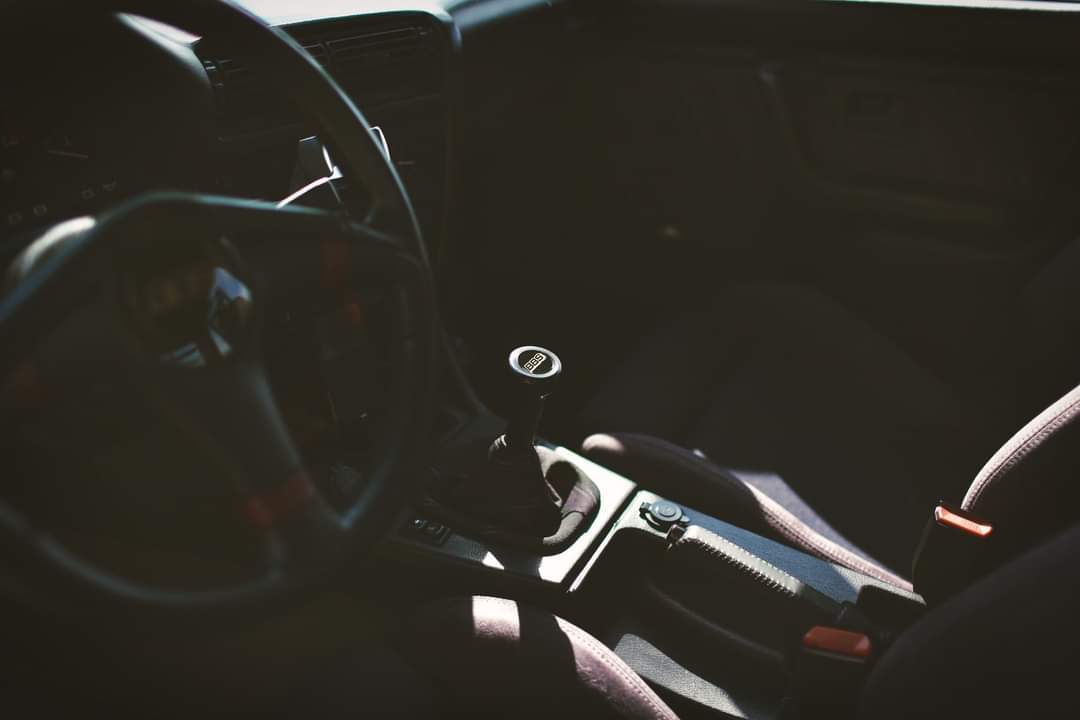 BMW E30，方方正正的经典造型，香不香？