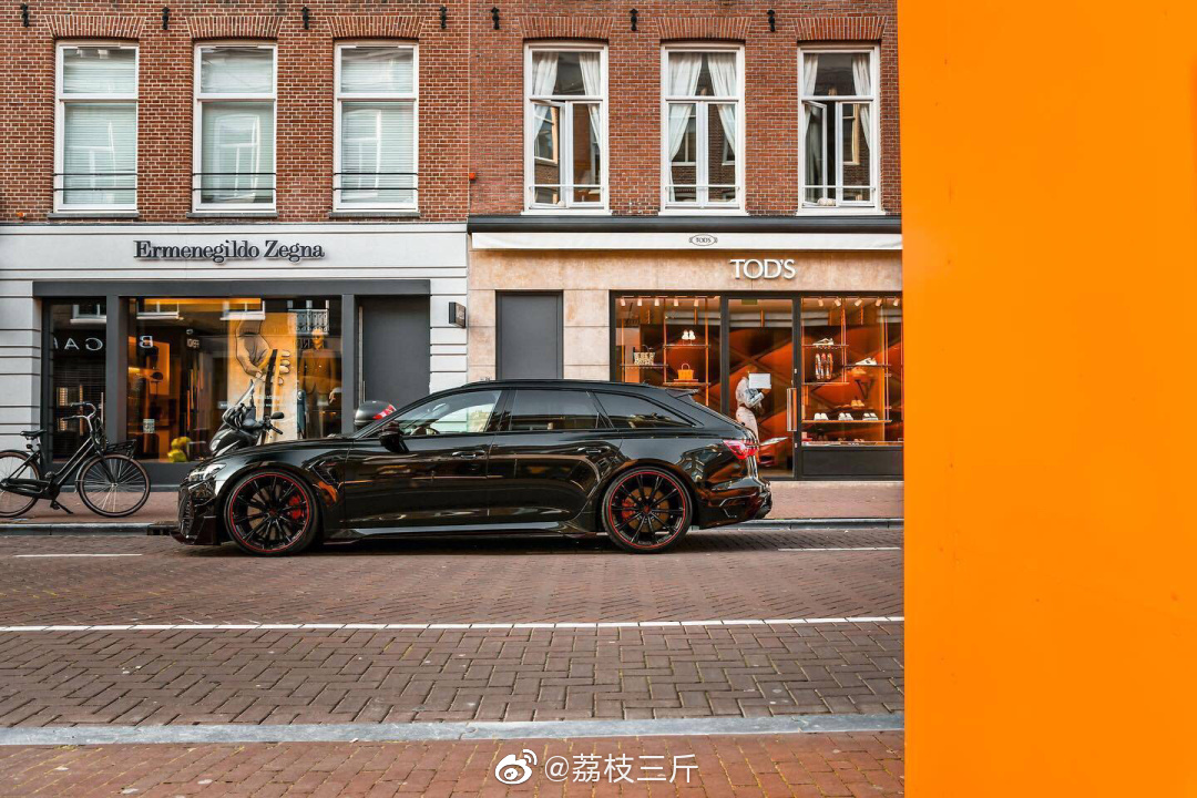 奥迪RS6：战意十足的配色!