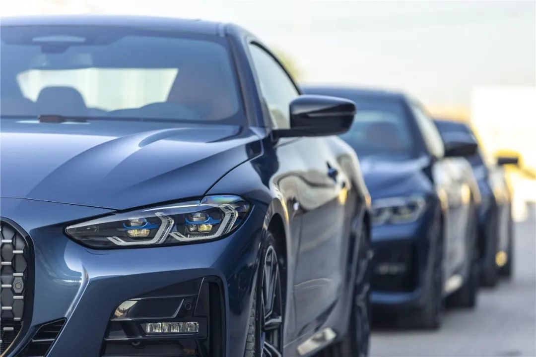 汽车美图：据说这是宝马新4系的首撞