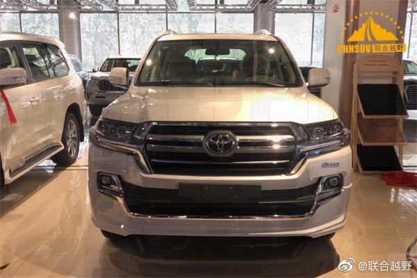 联合越野港口平行进口车讯：2019款中东陆巡4000GXR 外挂备胎