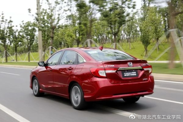 说到非插电式混合动力，基本上都条件反射的想到本田