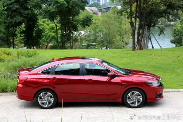 说到非插电式混合动力，基本上都条件反射的想到本田