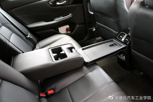 说到非插电式混合动力，基本上都条件反射的想到本田