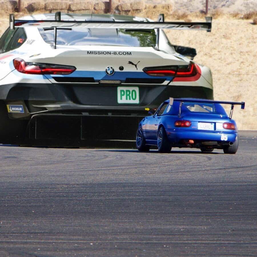 众所周知，在比赛中超越一辆宝马 M8 GTE赛车是很难的。