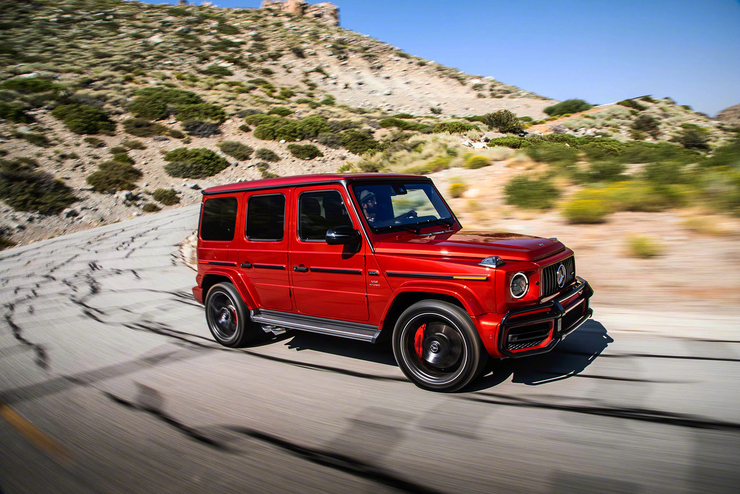 见惯了黑白色的奔驰G,你见过红配绿的么？