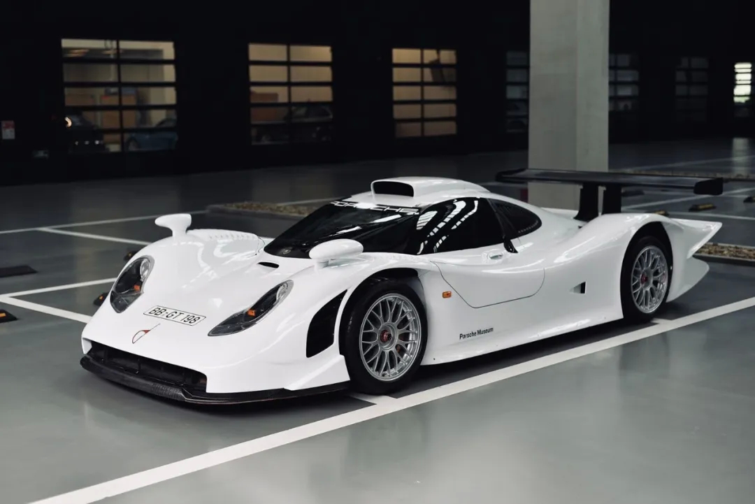 保时捷 911 gt1 街道版(图自波子范儿)