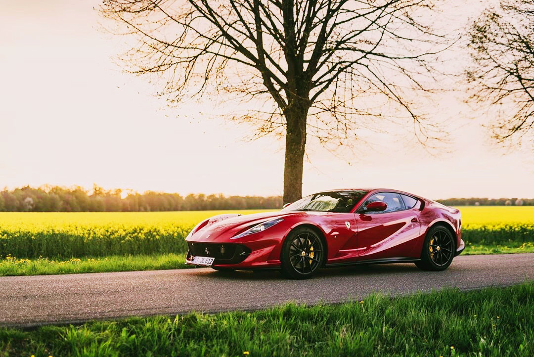 z早 年轻小伙的最爱 Ferrari 812 Superfast