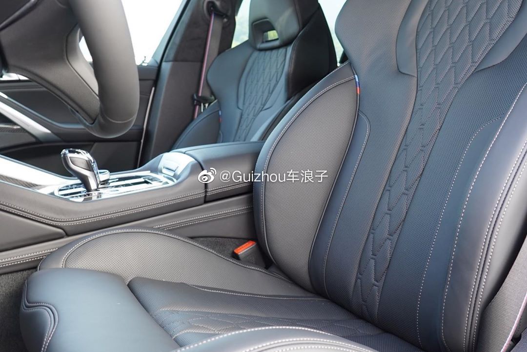 宝马X6M：战意十足的配色!
