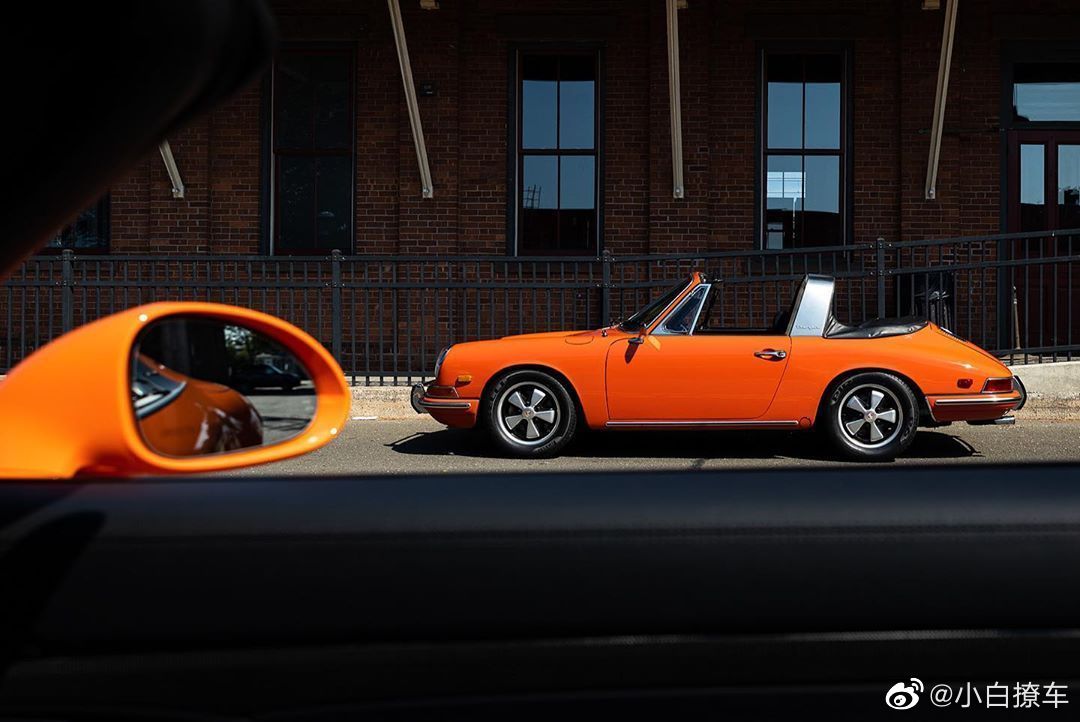 Orange Porsche 911 Speedster & 901 Targa  祖孙相聚