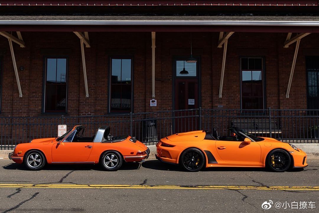 Orange Porsche 911 Speedster & 901 Targa  祖孙相聚