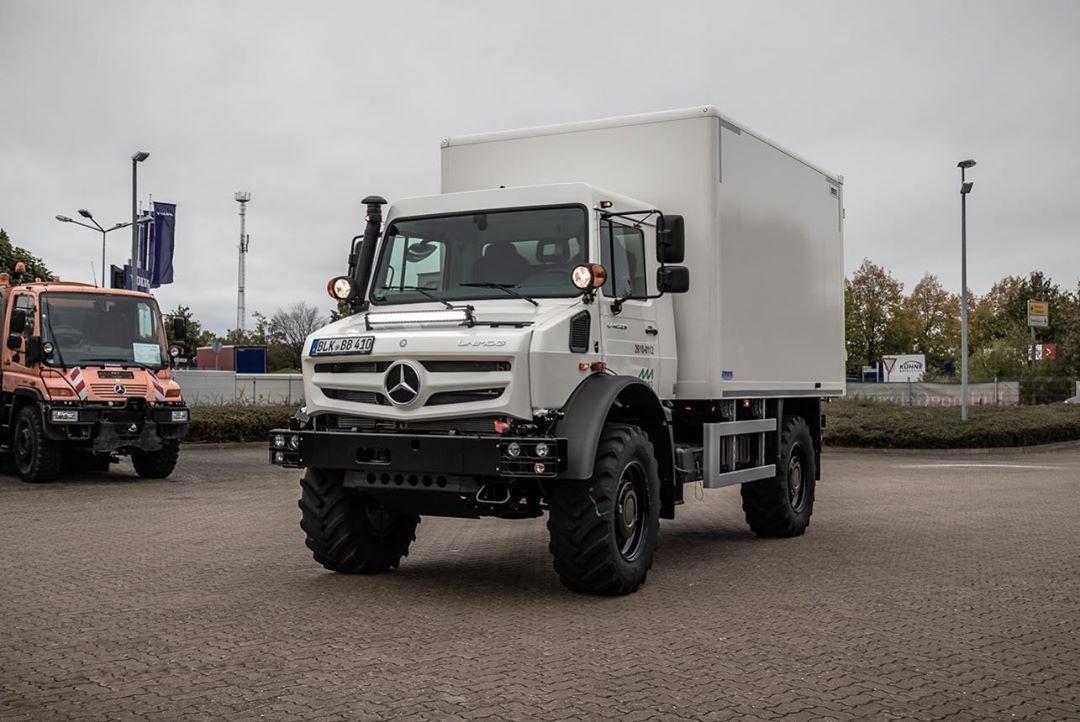 Mercedes- Benz unimog 千系 看起来像是应急救援车 2020.10.21
