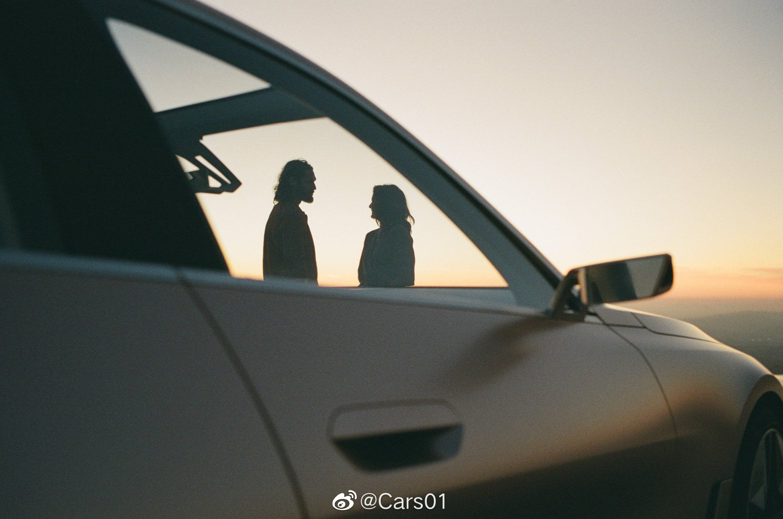 用复古的胶片影调表达当代的设计趋势，BMW Concept i4