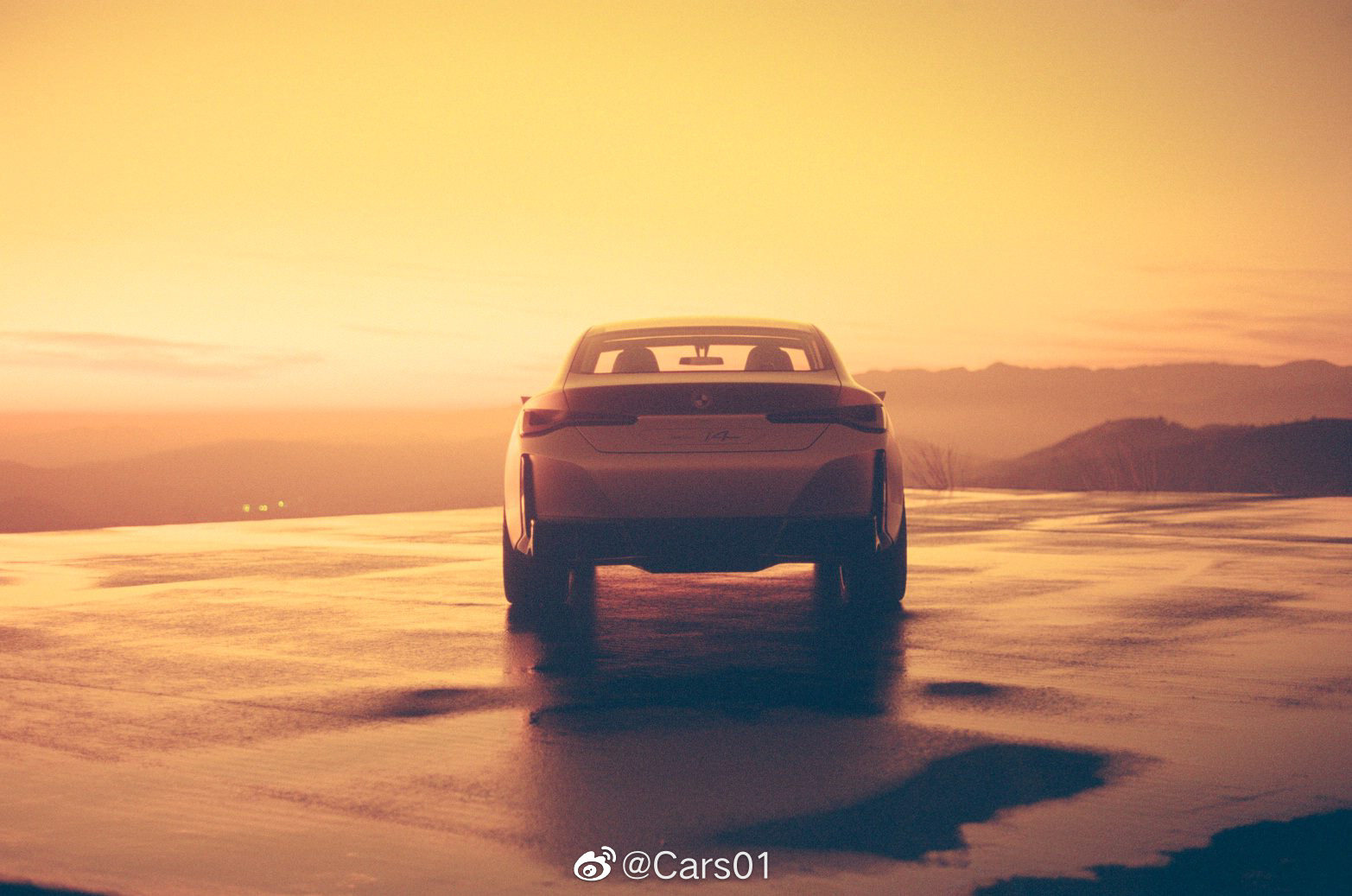 用复古的胶片影调表达当代的设计趋势，BMW Concept i4