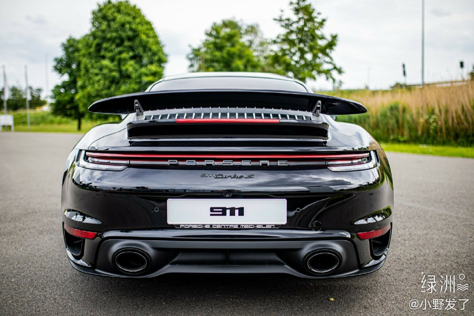 保时捷911 Turbo S 2.7秒破百