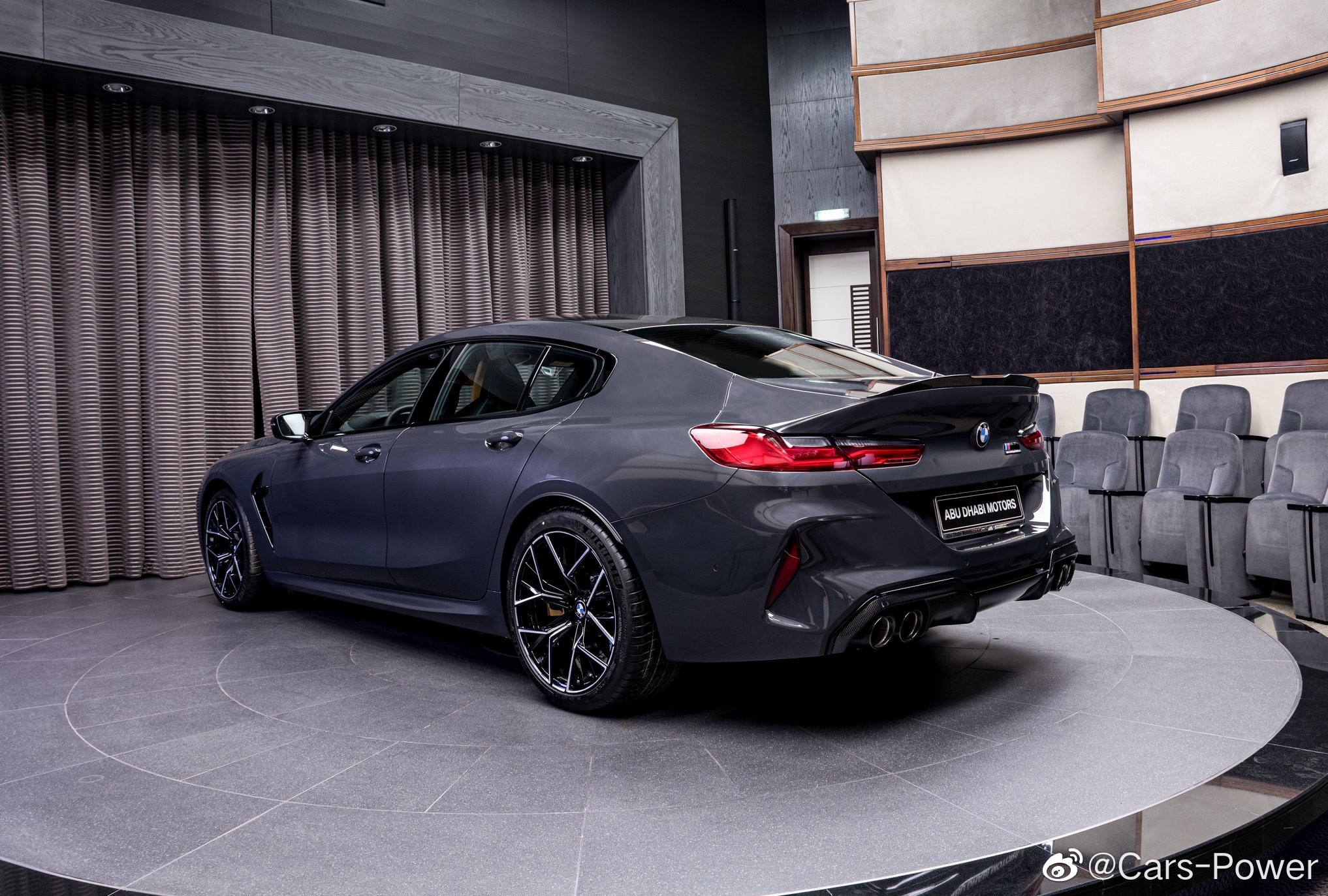 百公里加速仅3.2秒 狂暴灰色绅士 宝马M8 Gran Coupe雷霆版