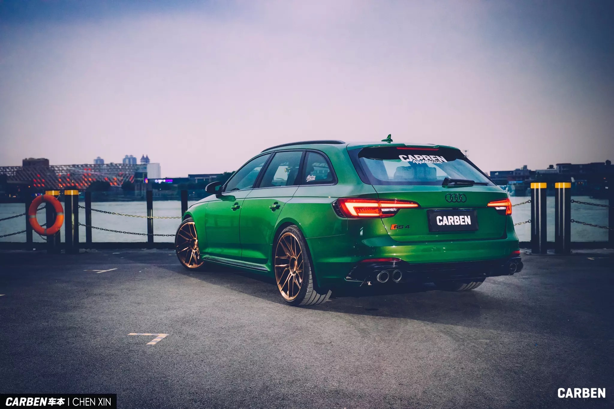 这台奥迪RS4真的好看，不愧是标杆!