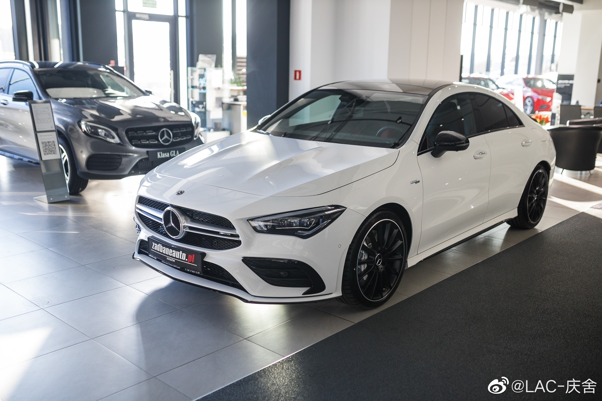 AMG CLA：战意十足的配色!