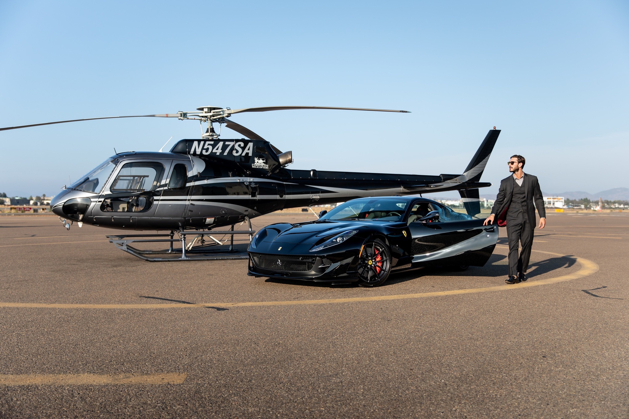 法拉利812 & 直升飞机 & 型男（by lucas delozier）