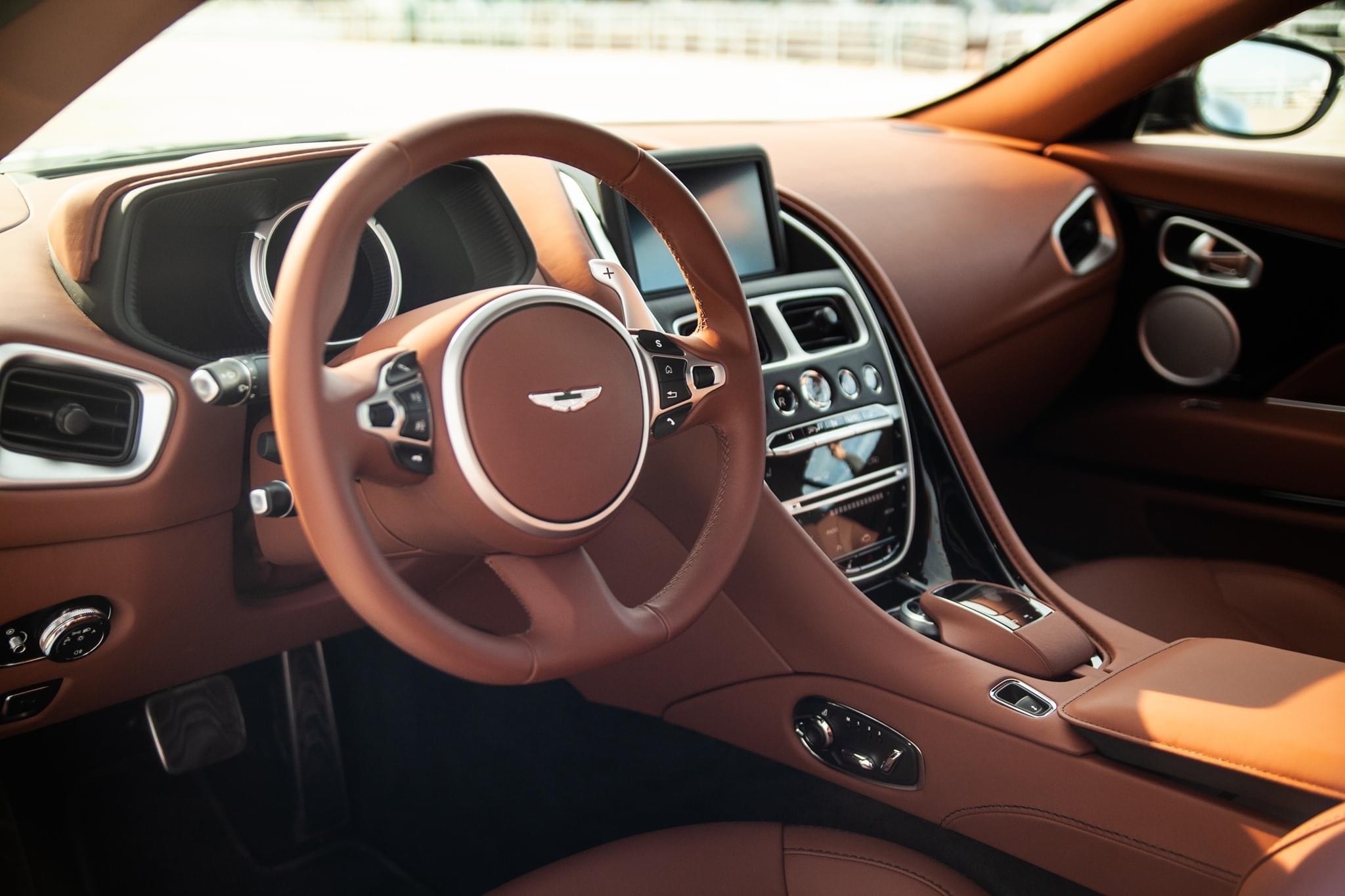 汽车美图抢先看：Aston Martin DB11 贵族之车