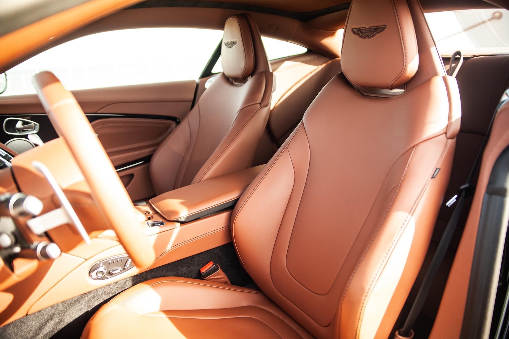 汽车美图抢先看：Aston Martin DB11 贵族之车