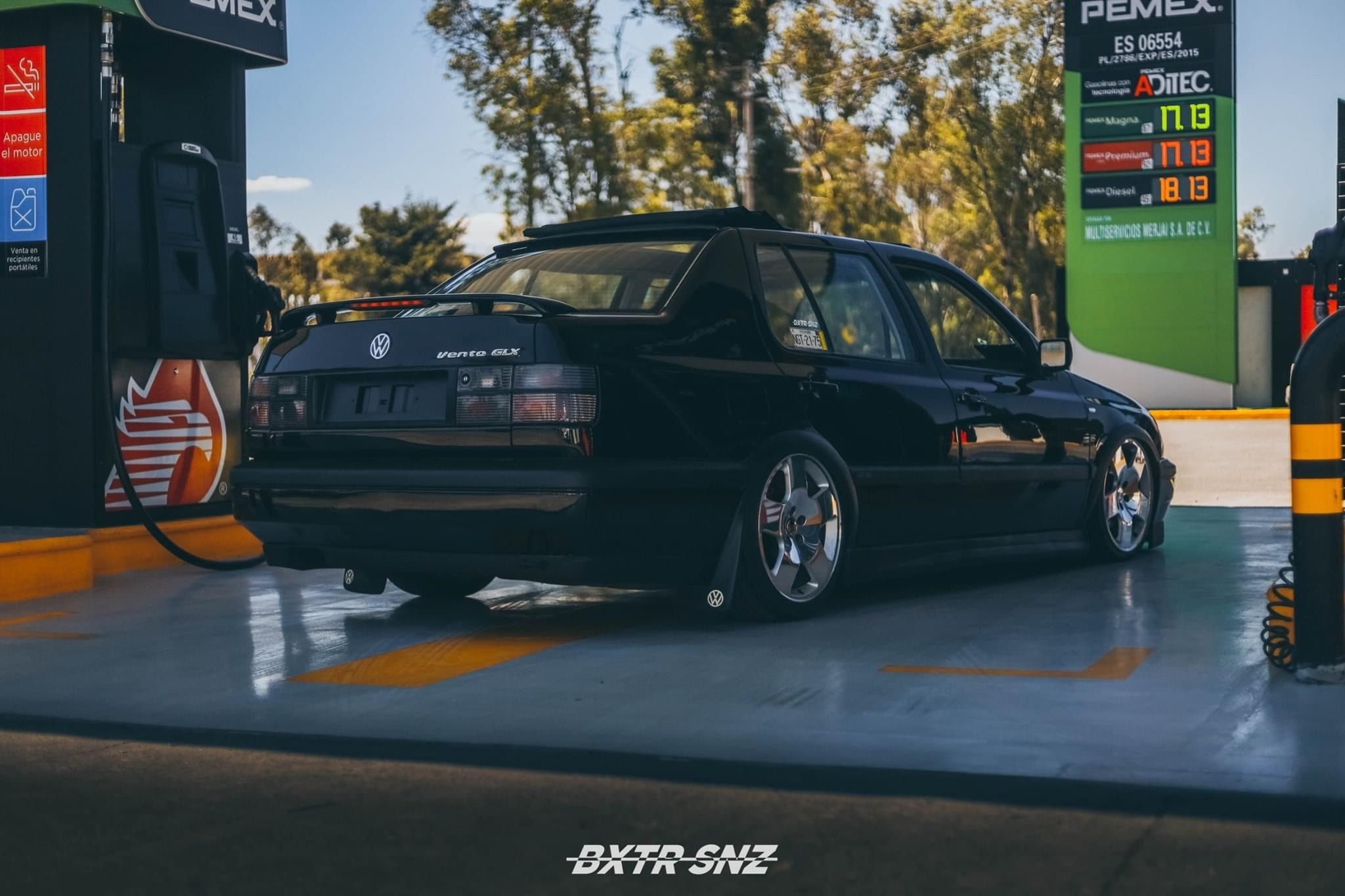 大众Vento，大众第三代高尔夫的三厢版，也就是捷达。