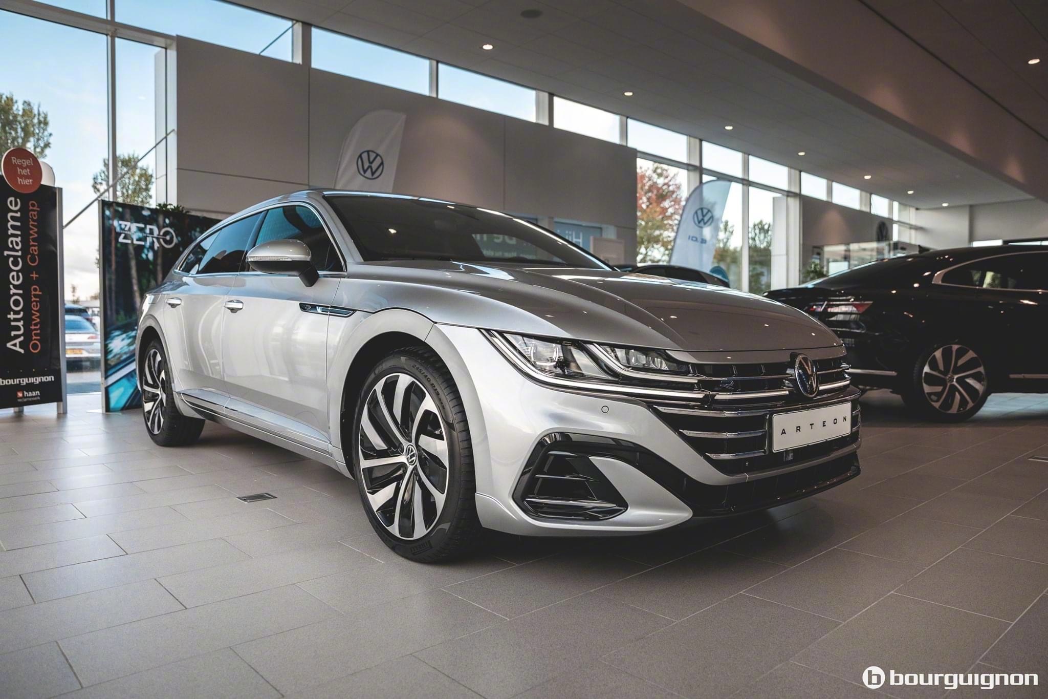 没钱买panamera ST买个这个也挺帅的呀