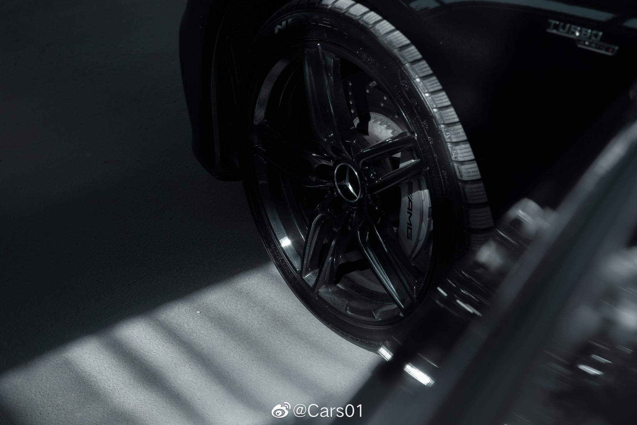 AMG E：战意十足的配色!