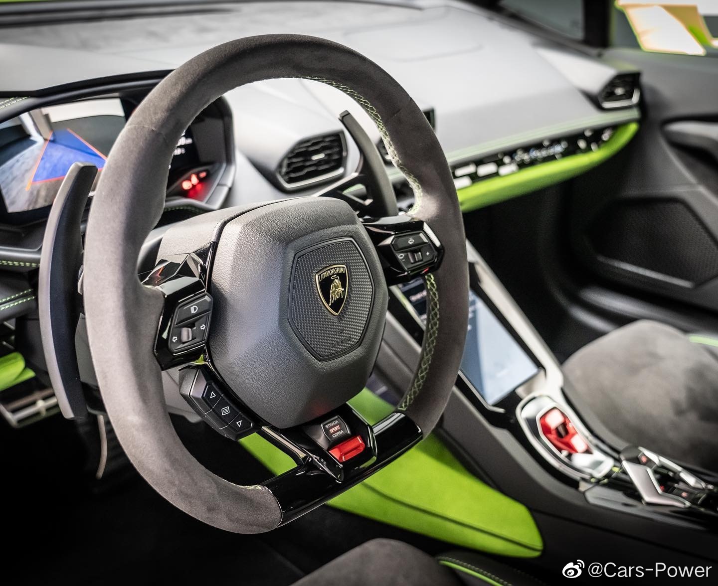 荧光黄 兰博基尼Huracan EVO 太正点了 比正黄色更像牛