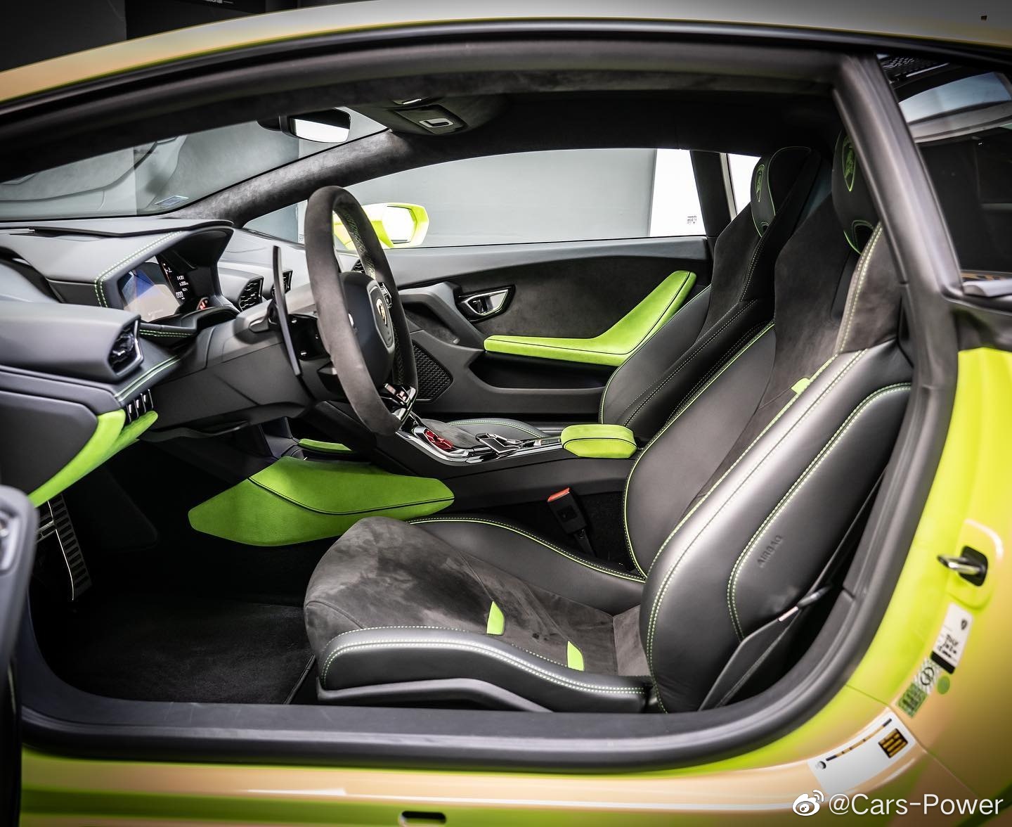 荧光黄 兰博基尼Huracan EVO 太正点了 比正黄色更像牛