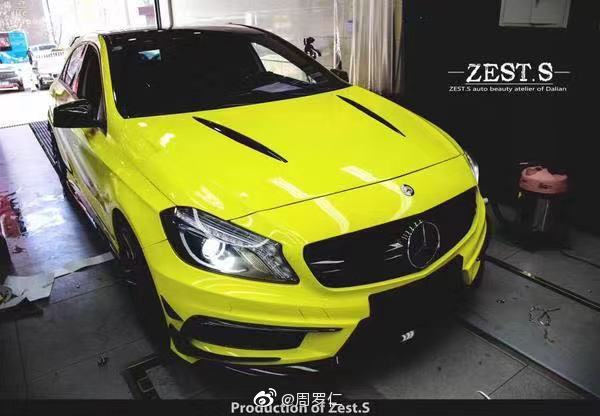 奔驰A45汽车改色亮光浅黄实车图集