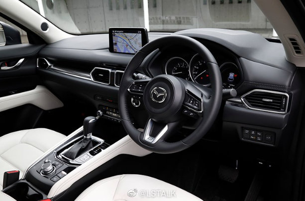 汽车美图赏析：马自达CX5 CX8 日本版