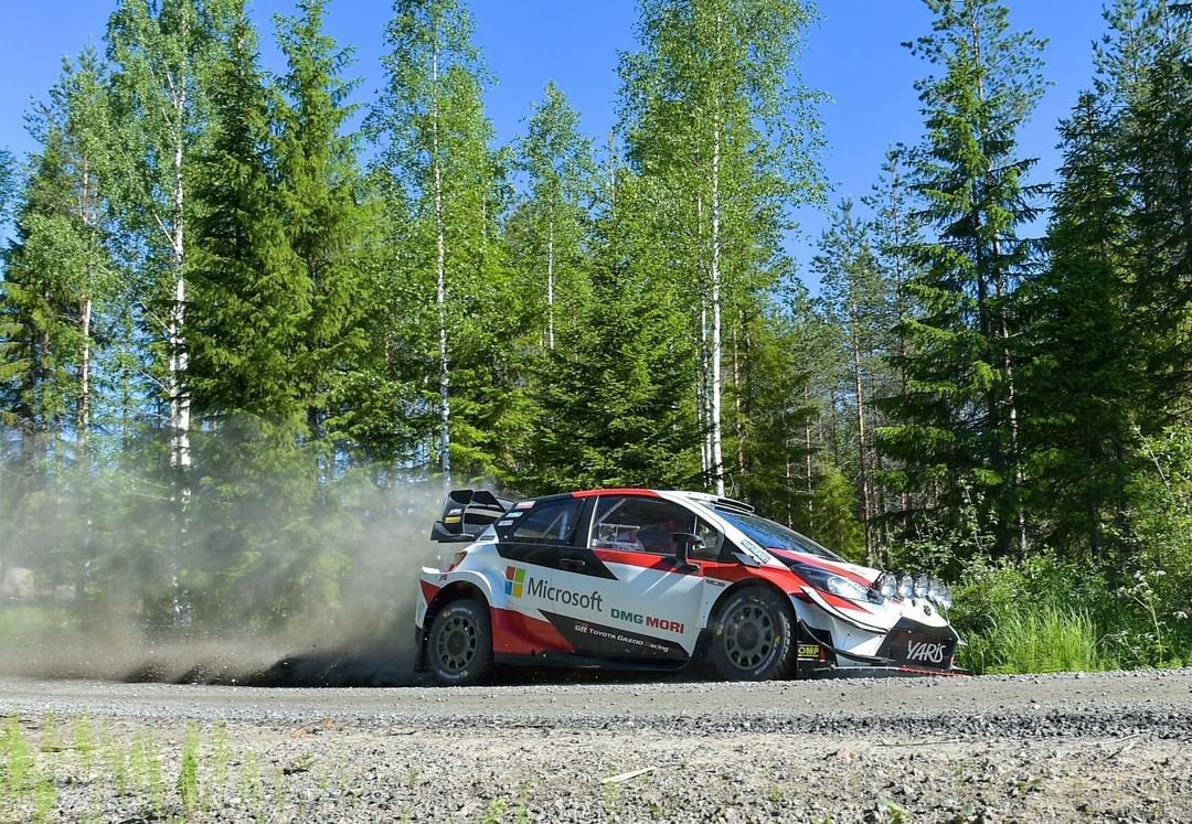 丰田车队测试2020款赛车，两名车手罗万佩拉和奥吉尔先后登场。