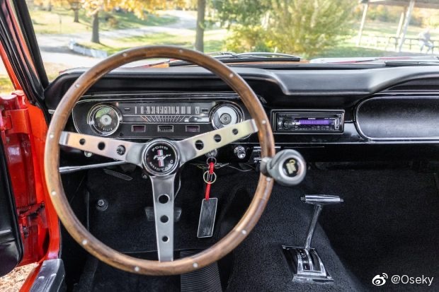 Ford mustang Coupe 1964，289ci V8发动机搭配自动变速箱。