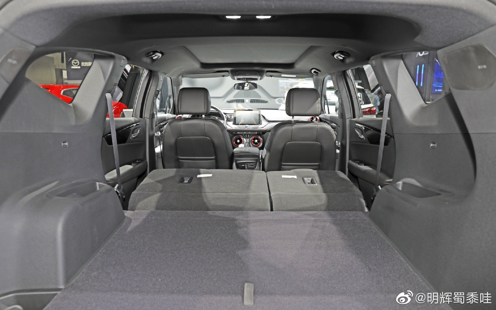 好看的汽车图片：雪佛兰开拓者5座首发亮相