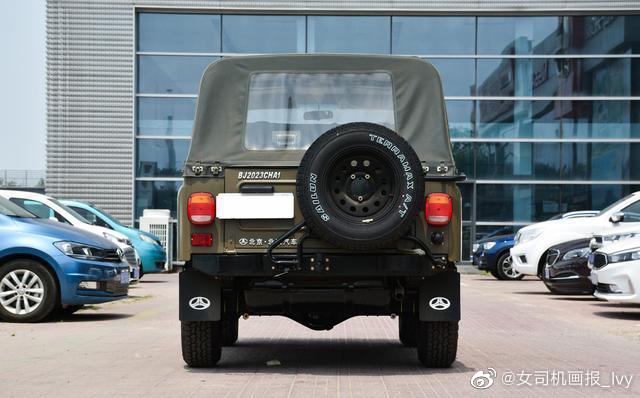 BJ 212，硬派越野SUV，7.77万搭非承载式车身+分时四驱